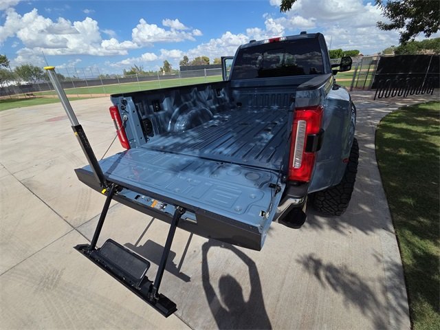 Gallery image 14 for 2023 Ford F-450SD Lariat